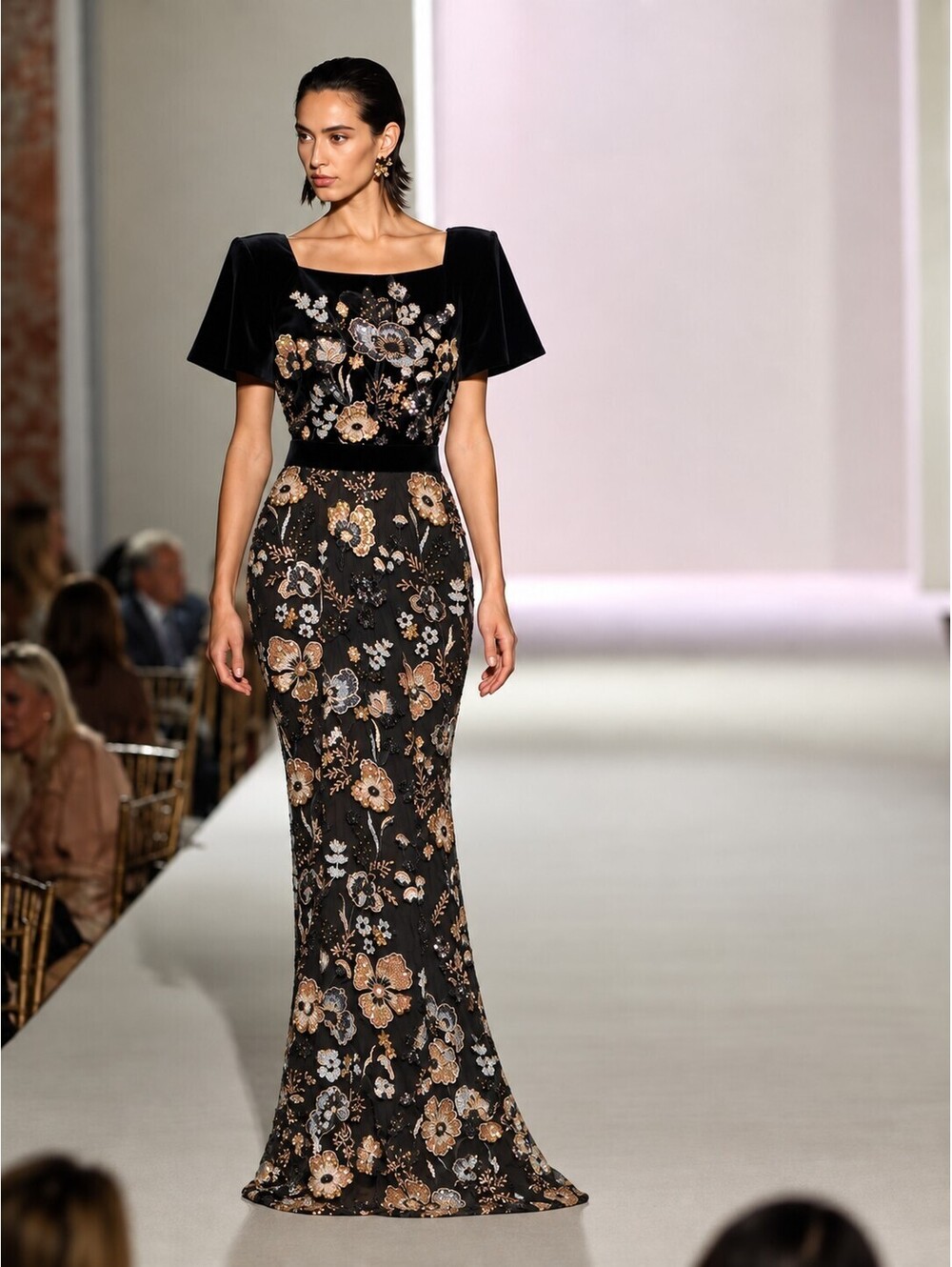 Badgley Mischka Black Gold Floral Sequin Embroidered Velvet  Gown Formal sz 4